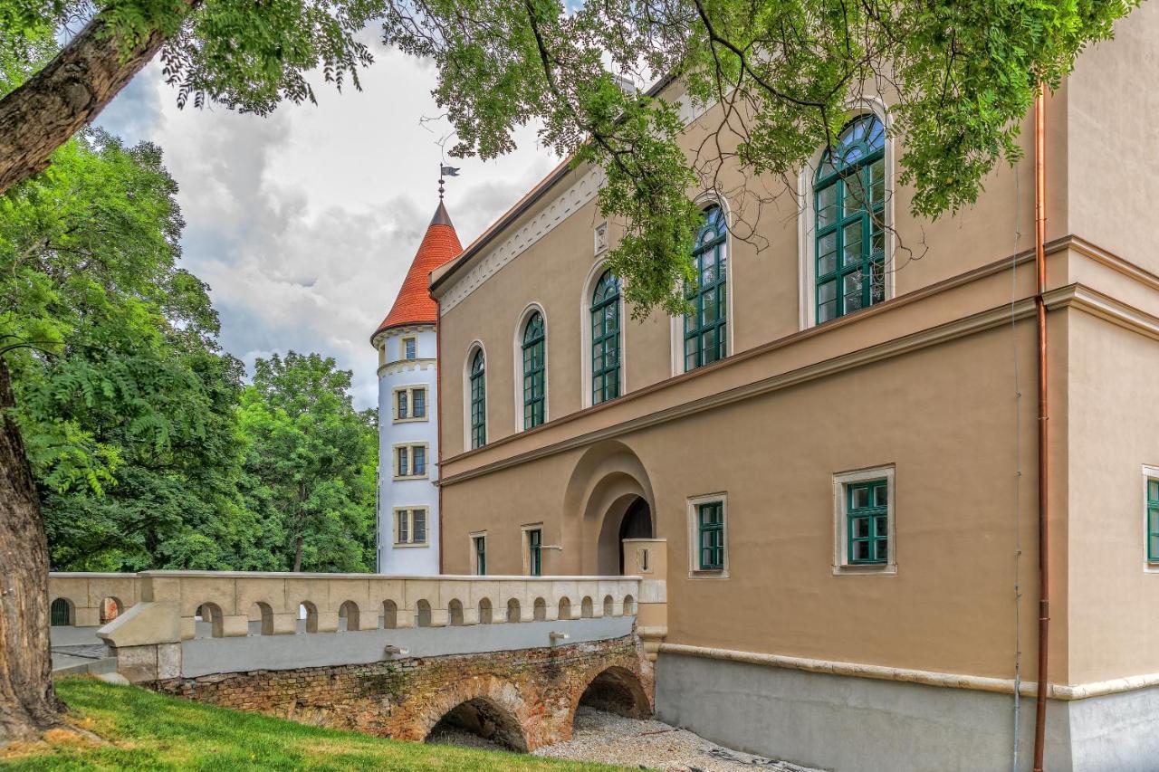 Palace Art Hotel Pezinok Eksteriør billede