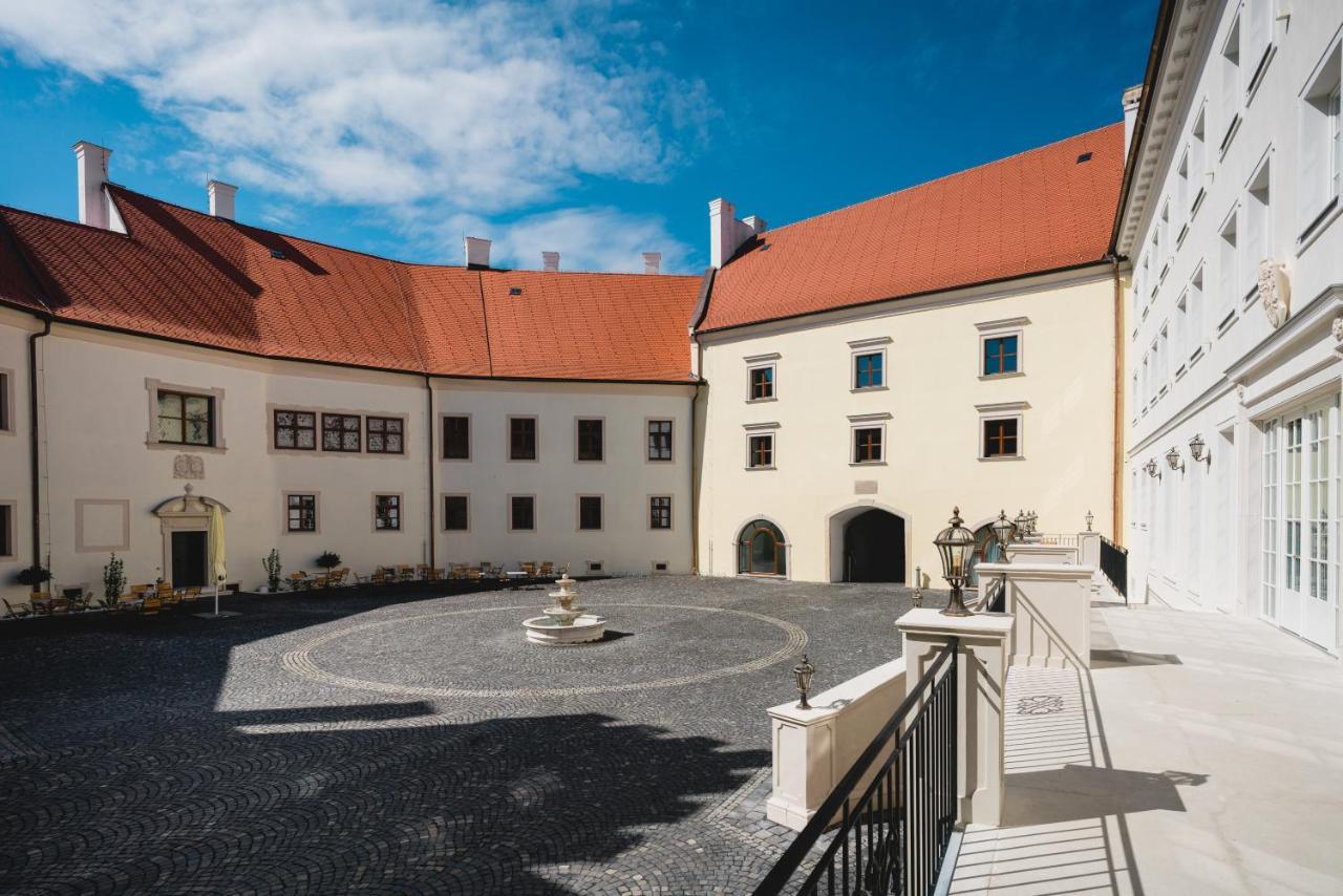 Palace Art Hotel Pezinok Eksteriør billede